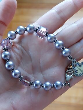 💜5/$25 Mauve Faux Glass Pearl Bead Bracelet Purple